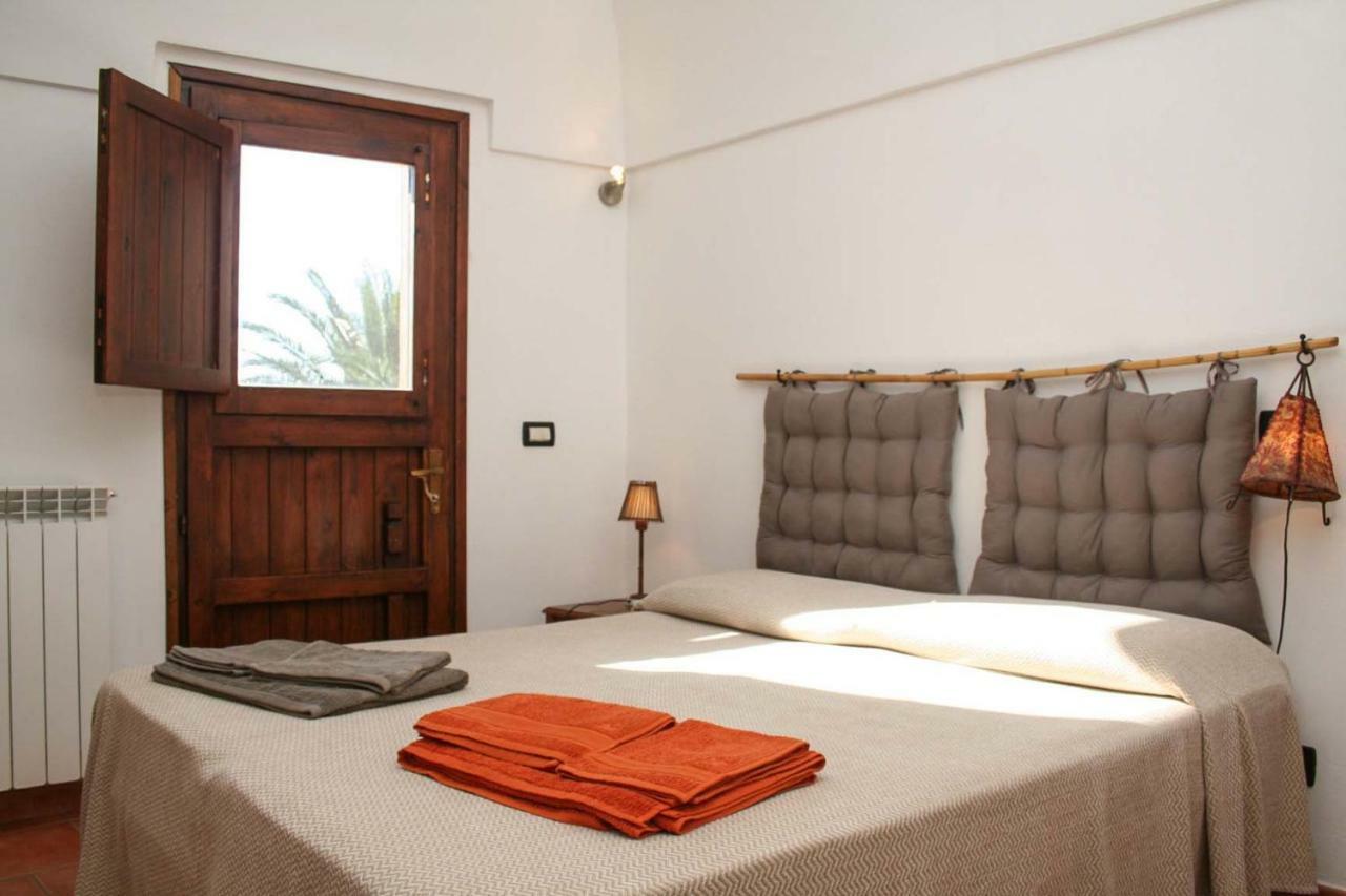 Dammuso Favarelle Da Caty Apartment Scauri  Exterior photo